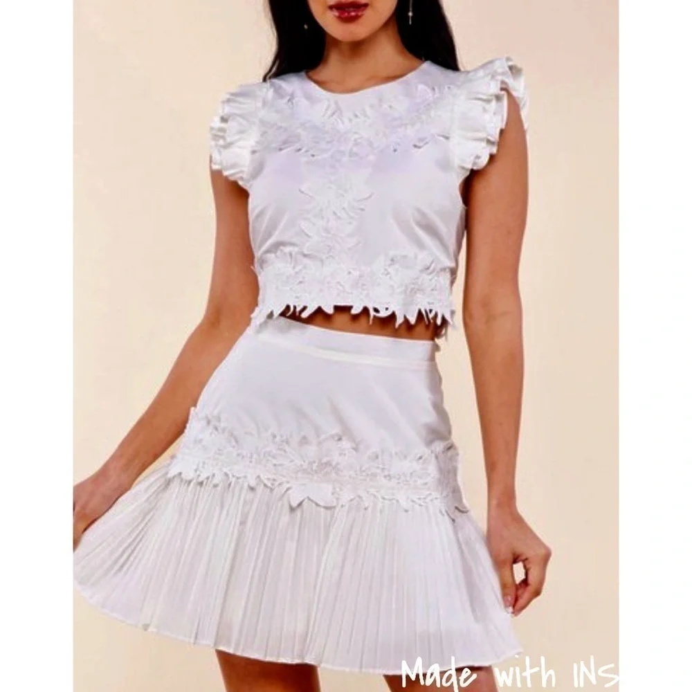 Latiste White Lace Skirt Set - Picture 3 of 4